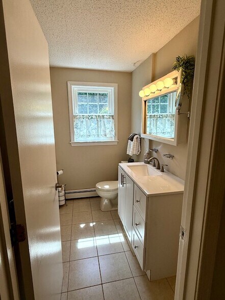 full bath - 4-45 Skyline Dr