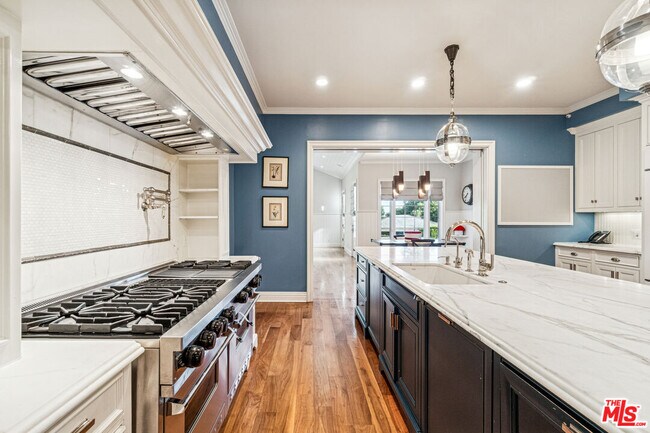 Building Photo - 458 Toyopa Dr