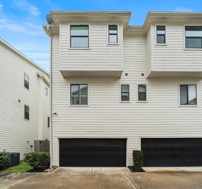 Building Photo - 2509 Garrow St