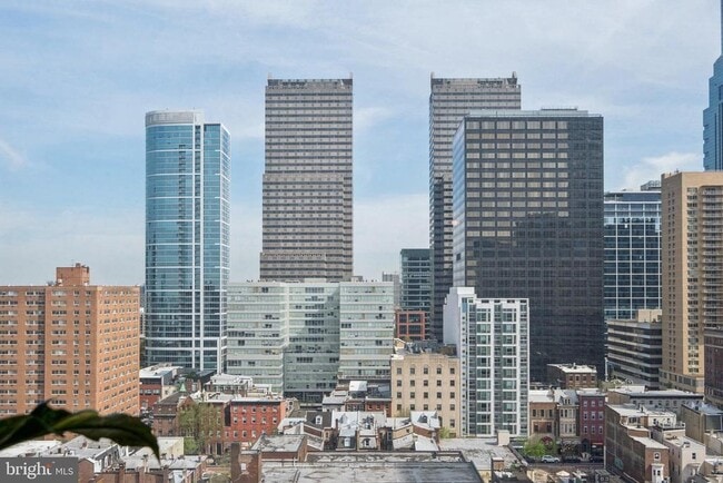 Building Photo - 2020 Walnut St