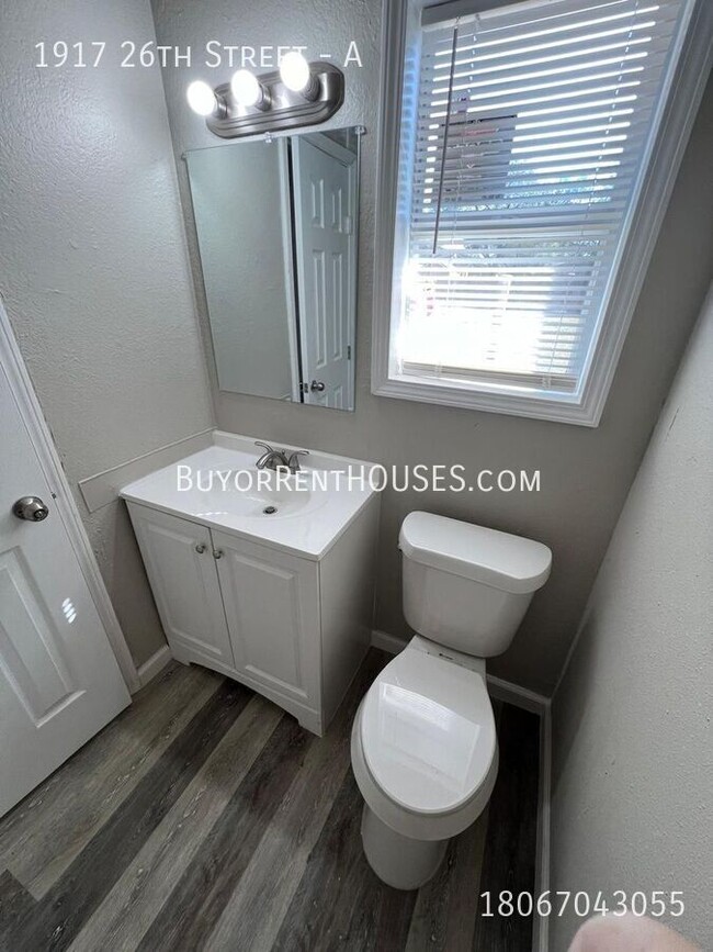 Building Photo - $499 Move-In Special (+ admin fee) + $0 De...