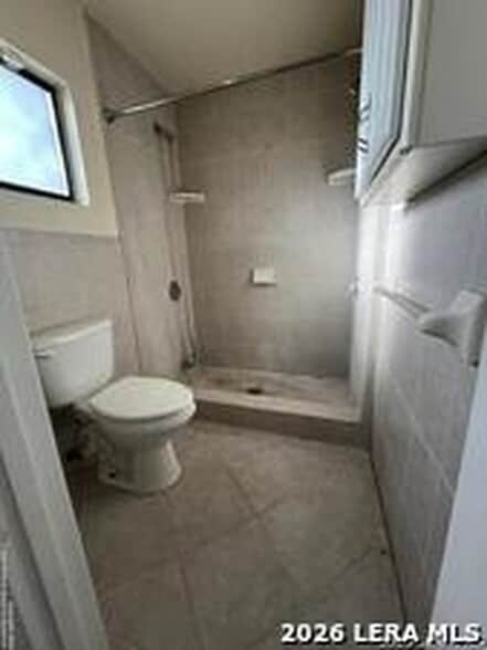 Master Bathroom Dual Shower Heads - 208 Michelle Dr