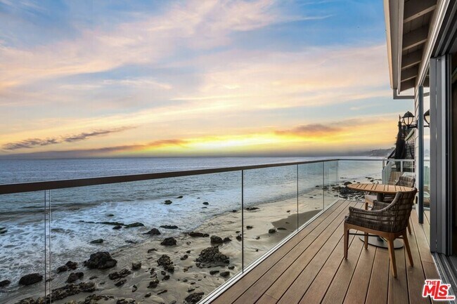 Building Photo - 27002 Malibu Cove Colony Dr