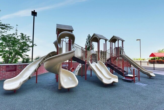 Building Photo - 232 Harmon Cove Tower