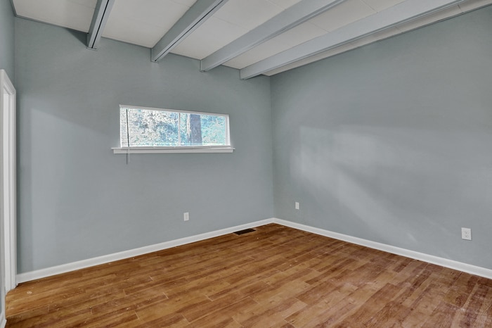 Building Photo - 5365 Jamaica Dr