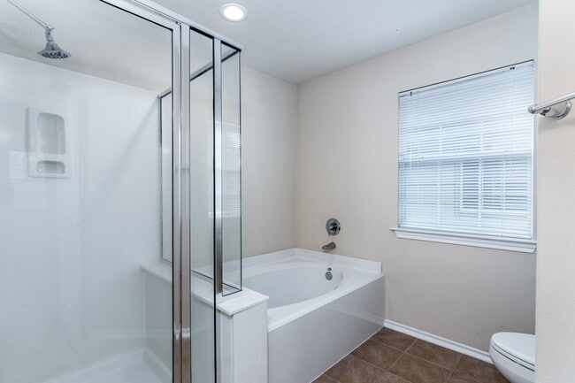 Building Photo - 207 N Burberry Park Cir