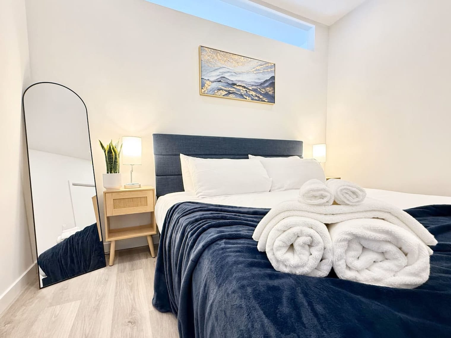 Building Photo - 501 N Perth St