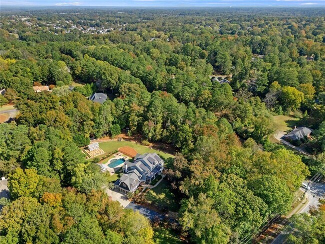 Building Photo - 390 Hembree Rd