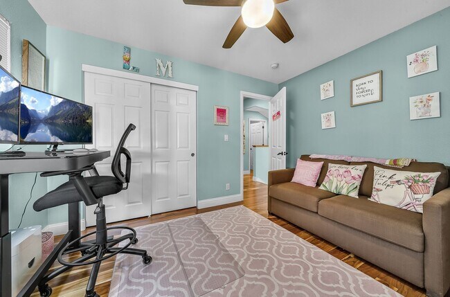 Building Photo - Beautifully updated 3-bedroom home close t...