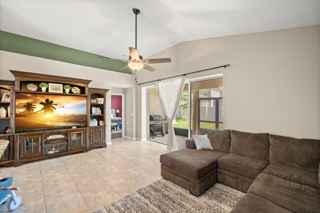 Building Photo - Beautiful Home For Rent in Brandon!