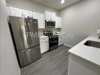 Building Photo - 6715 Bakersfield Dr