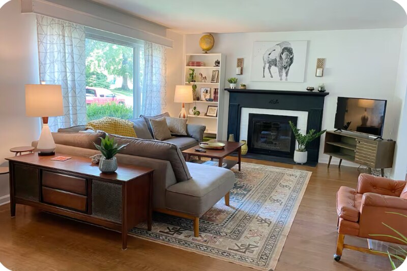 Building Photo - 5920 Rosslyn Ave