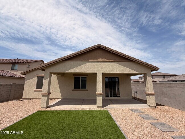 Building Photo - 3463 S 175th Dr