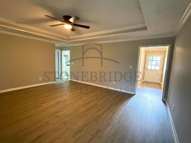 Building Photo - 3 bed, 2 bed home in Helena