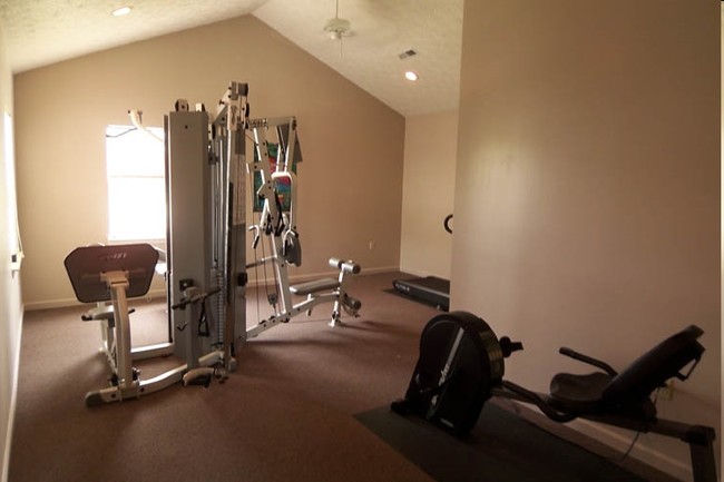 Fitness Center - Canterbury House Apartments - Columbus