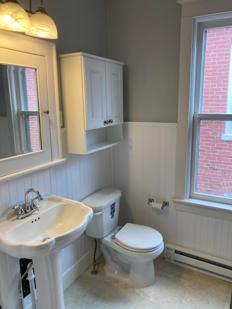 Building Photo - 104 Ruby St