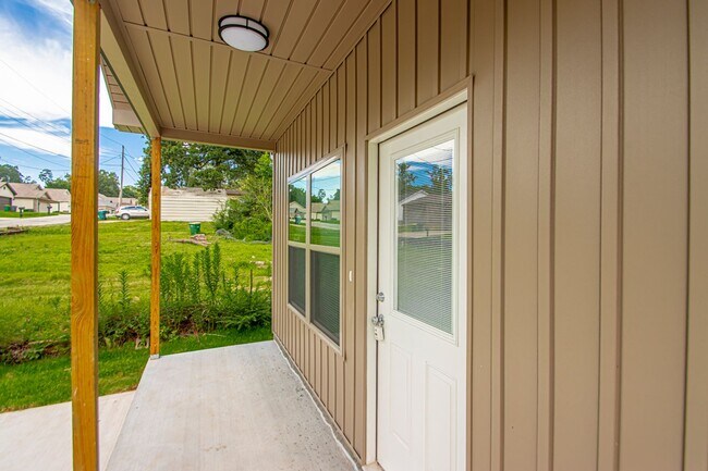 Building Photo - 2311 Nichols Rd