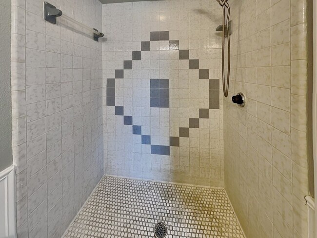 Building Photo - 1817 Tim Dr