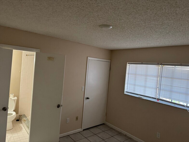 Building Photo - 430 SE 7th St