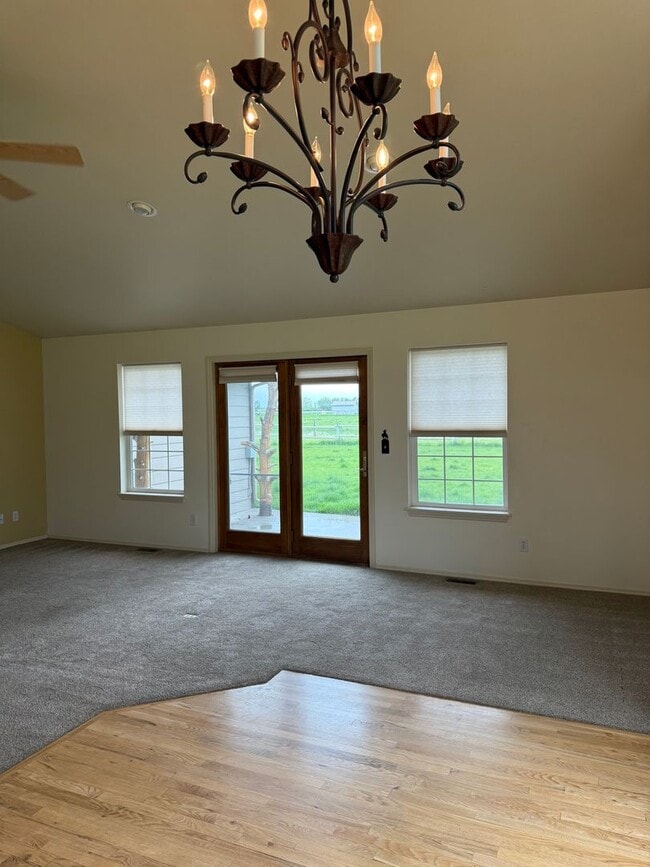 Building Photo - Single Family Home for Rent in Bozeman! Ov...