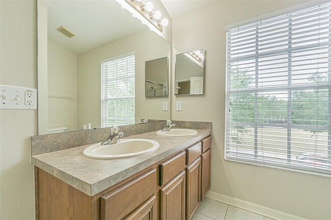 Building Photo - 10033 Bradwell Pl