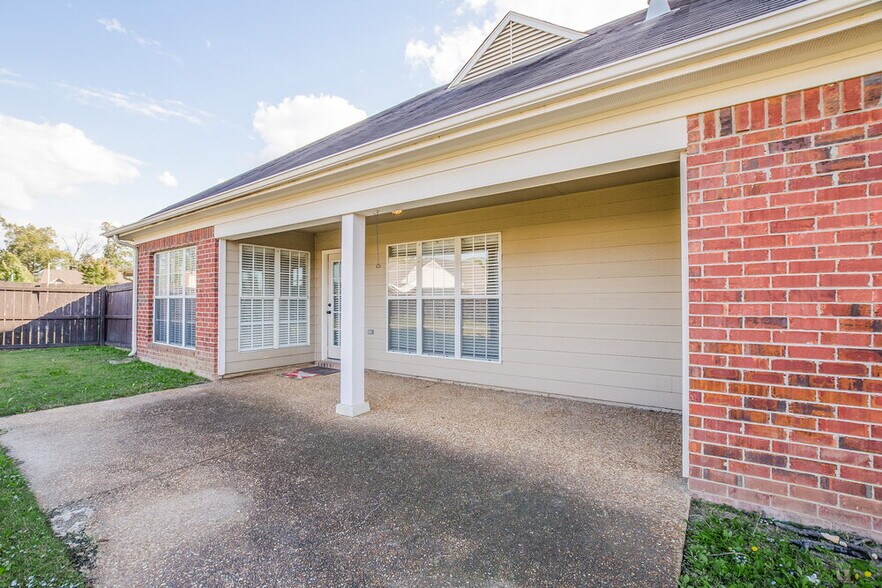 Building Photo - 11660 Dempsey Dr