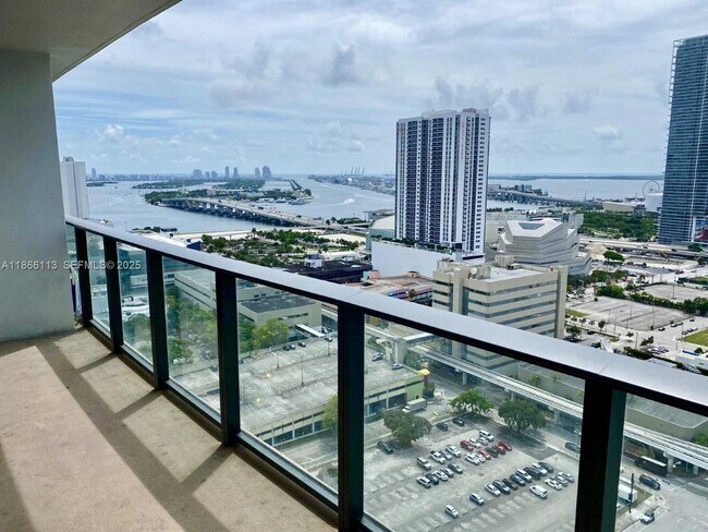 Building Photo - 1600 NE 1st Ave