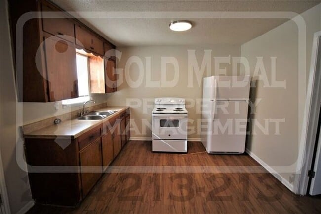 Building Photo - Now Leasing – 930 JR Ct.