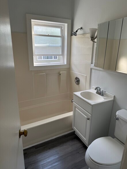 Bathroom - 647 Dewitt St