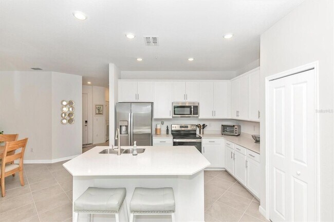 Building Photo - 12280 Wellen Golf St