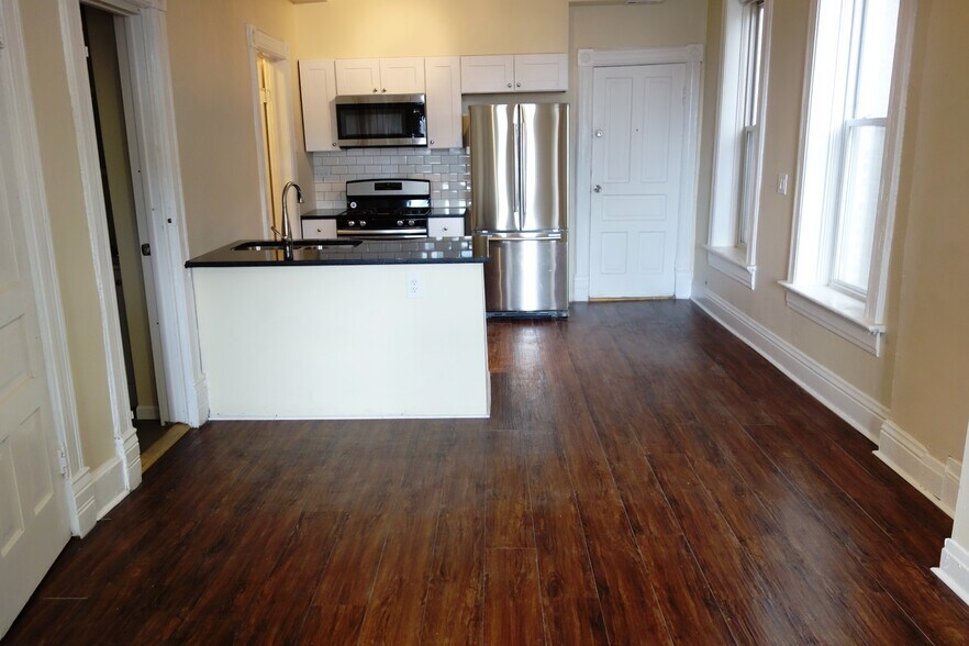 Primary Photo - 1651 W 19th St