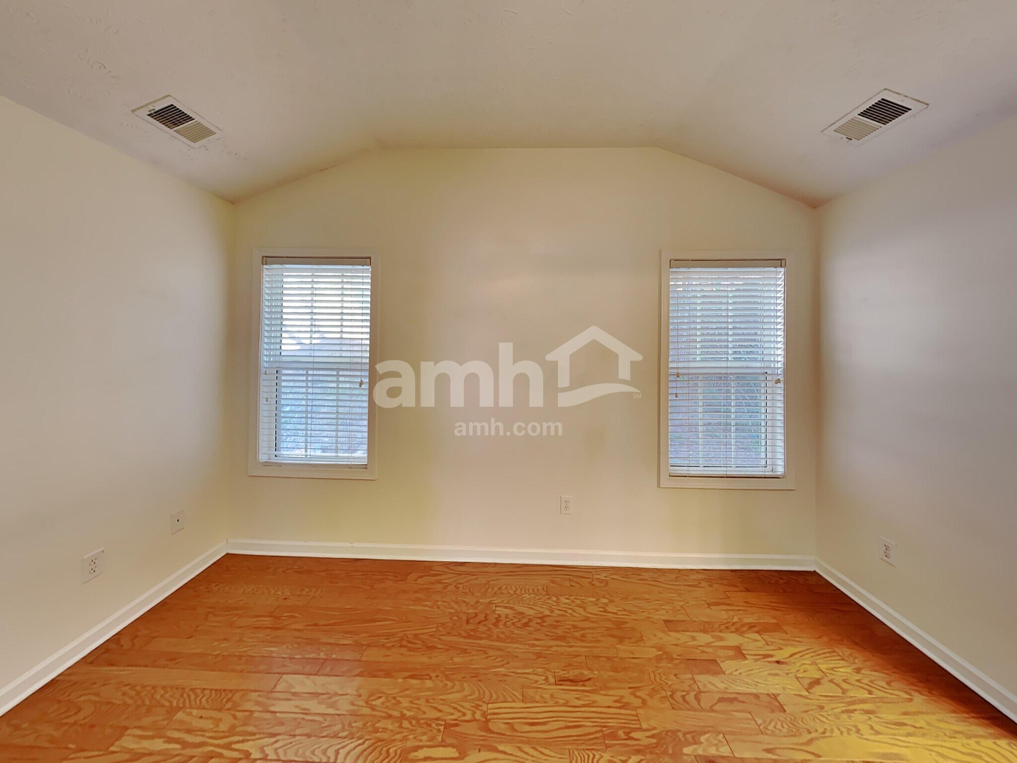 Building Photo - 406 Redwood Trail