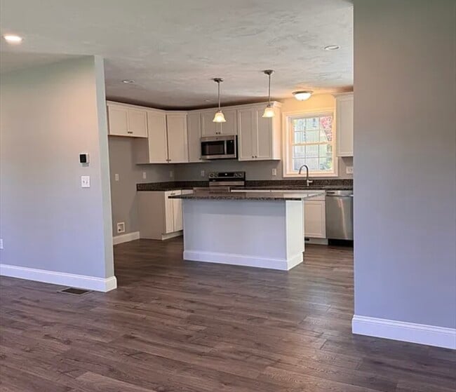 Building Photo - 36 Restful Ln