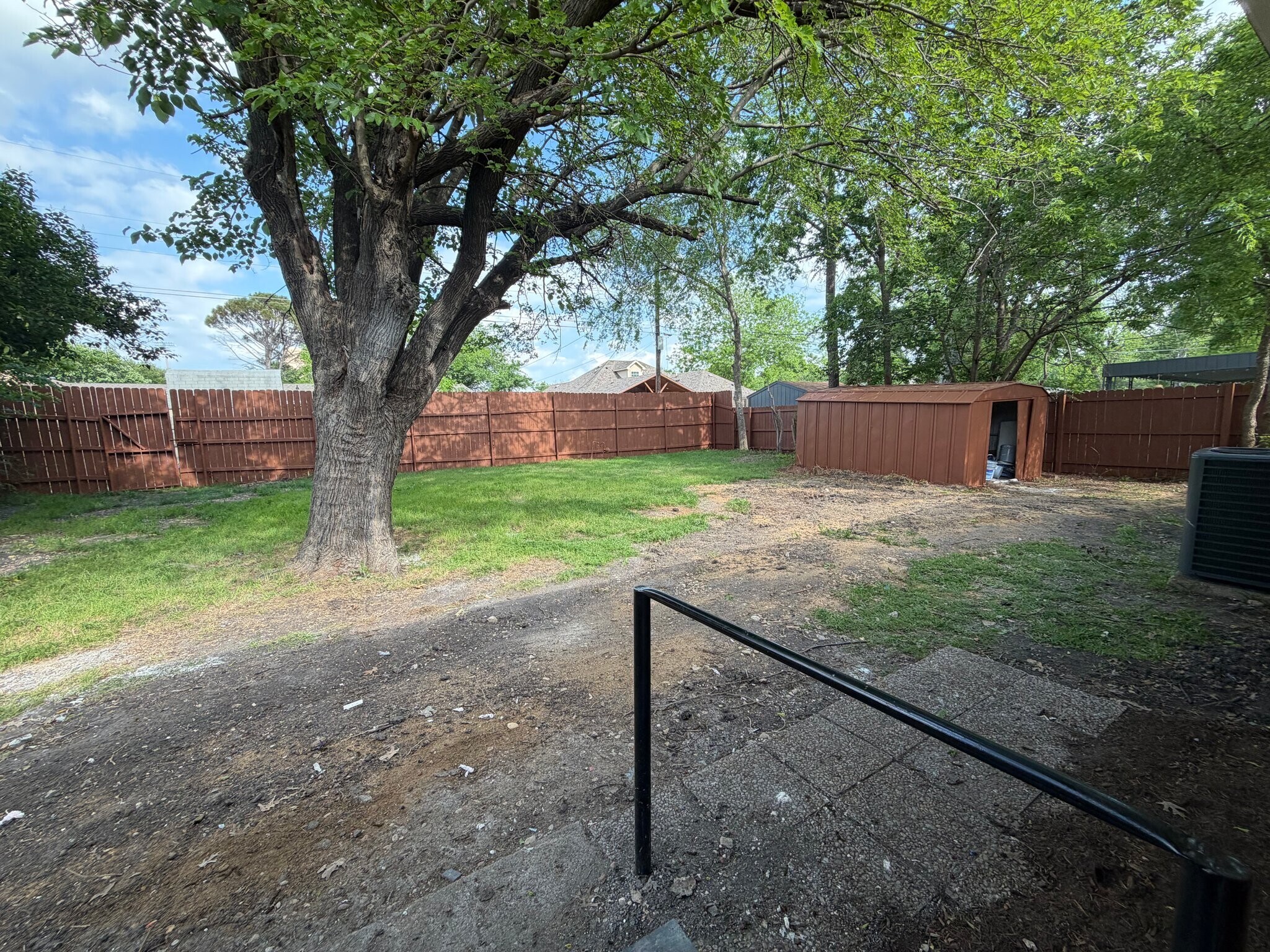 Building Photo - 302 N Cottonwood Dr