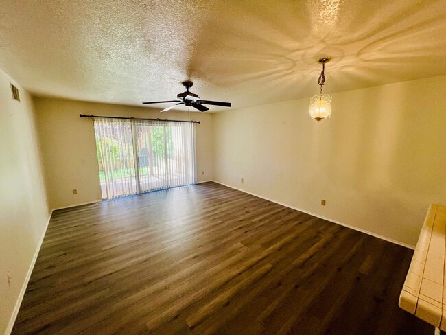 Building Photo - Two Bedroom Rental Home in Jess Ranch Avai...