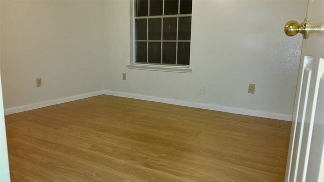 Building Photo - 22930 Indian Ridge Dr