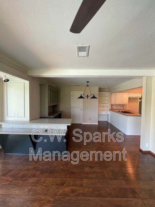 Building Photo - 3494 N Stodghill Rd