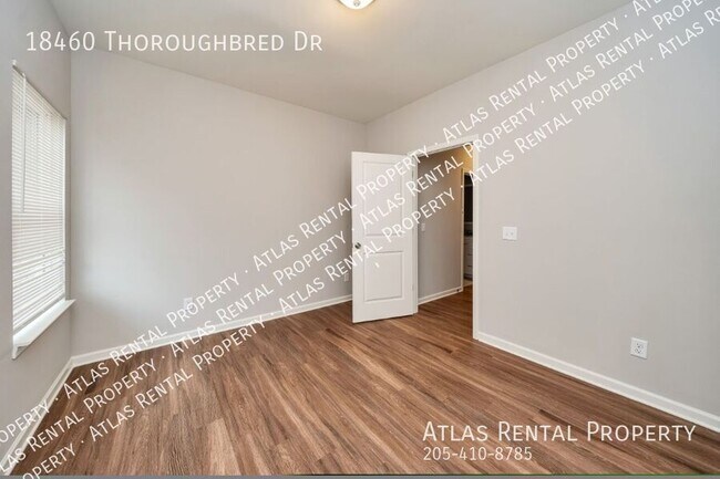 Building Photo - 18460 Thoroughbred Dr
