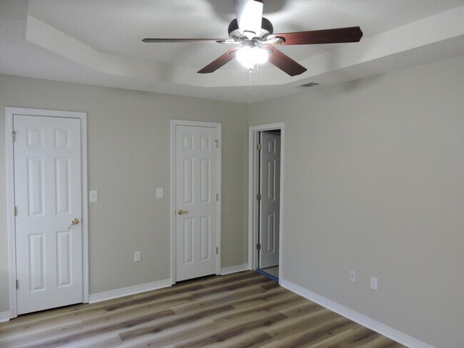 Building Photo - 2800 Wilson Ln