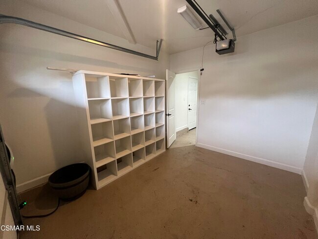 Building Photo - 334 W Avenida De Las Flores