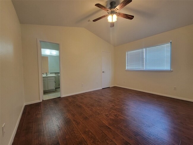 Building Photo - 2705 Riviera Dr