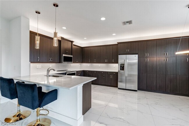 Building Photo - 11604 Meadowrun Cir