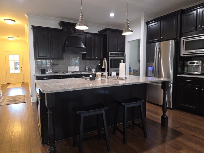 Building Photo - Resort Living At It's Finest in Foxland Harbor