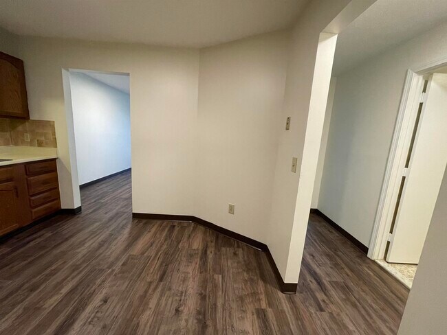 Building Photo - 379 Huse Rd