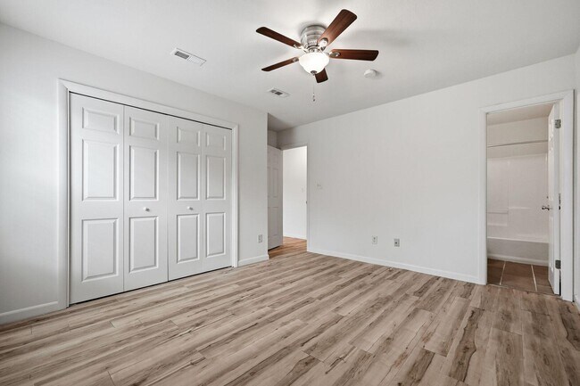 Building Photo - 5 Kelly Way