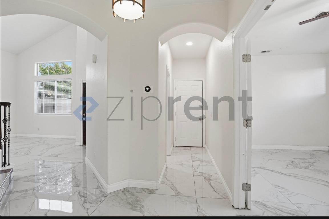 Building Photo - 33026 Terrace Dr