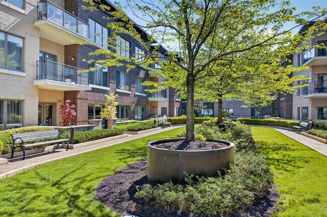 Building Photo - 100 Eton Row