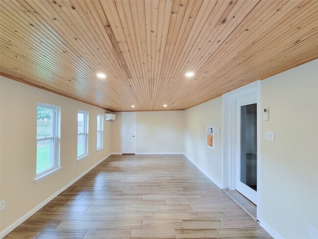 Building Photo - 12611 Dermott Dr