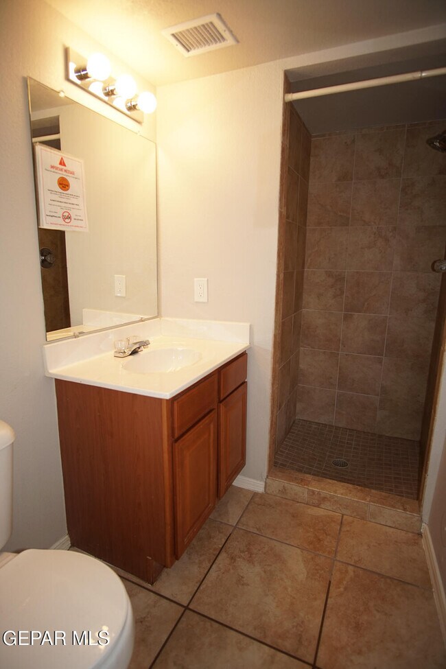 Building Photo - 10932 Acoma St