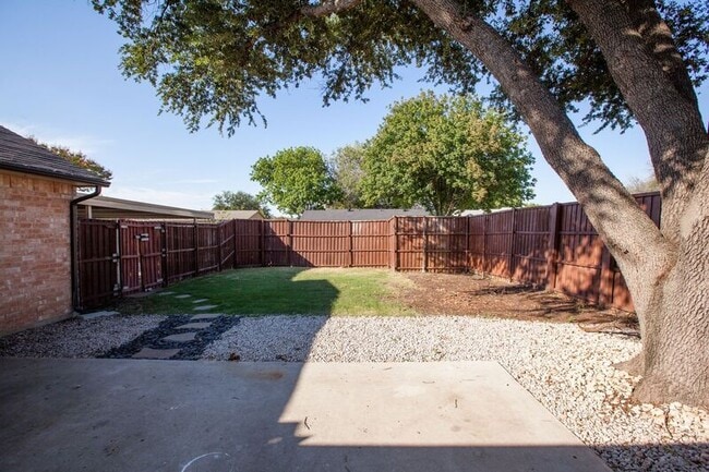 Building Photo - 5713 Baker Dr
